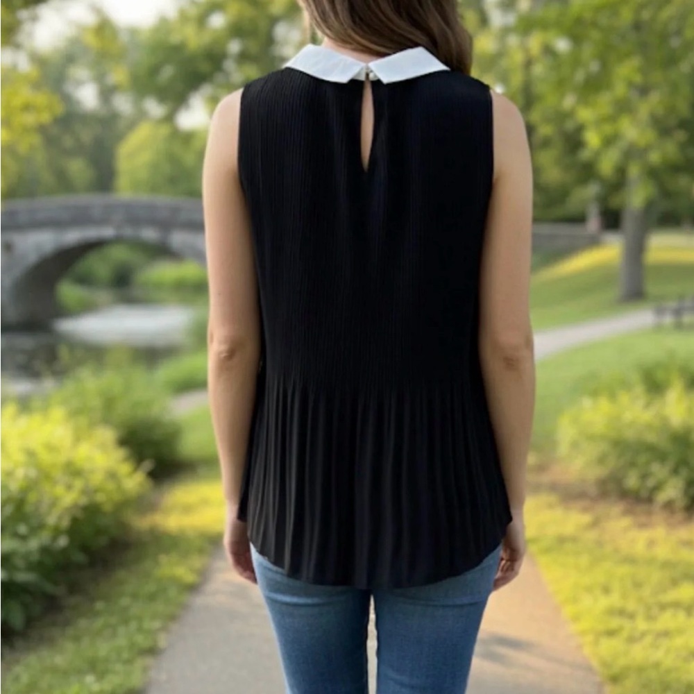 235. NWOT! Adrianna Papell sleeveless pleated top | Black with white collar | M - Picture 2 of 2